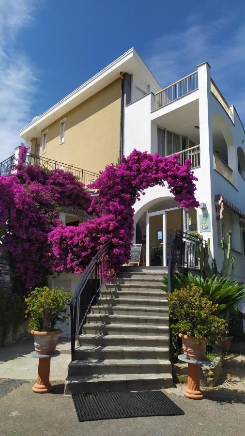 Hotel Bellavista San Bartolomeo Al Mare Zewnętrze zdjęcie