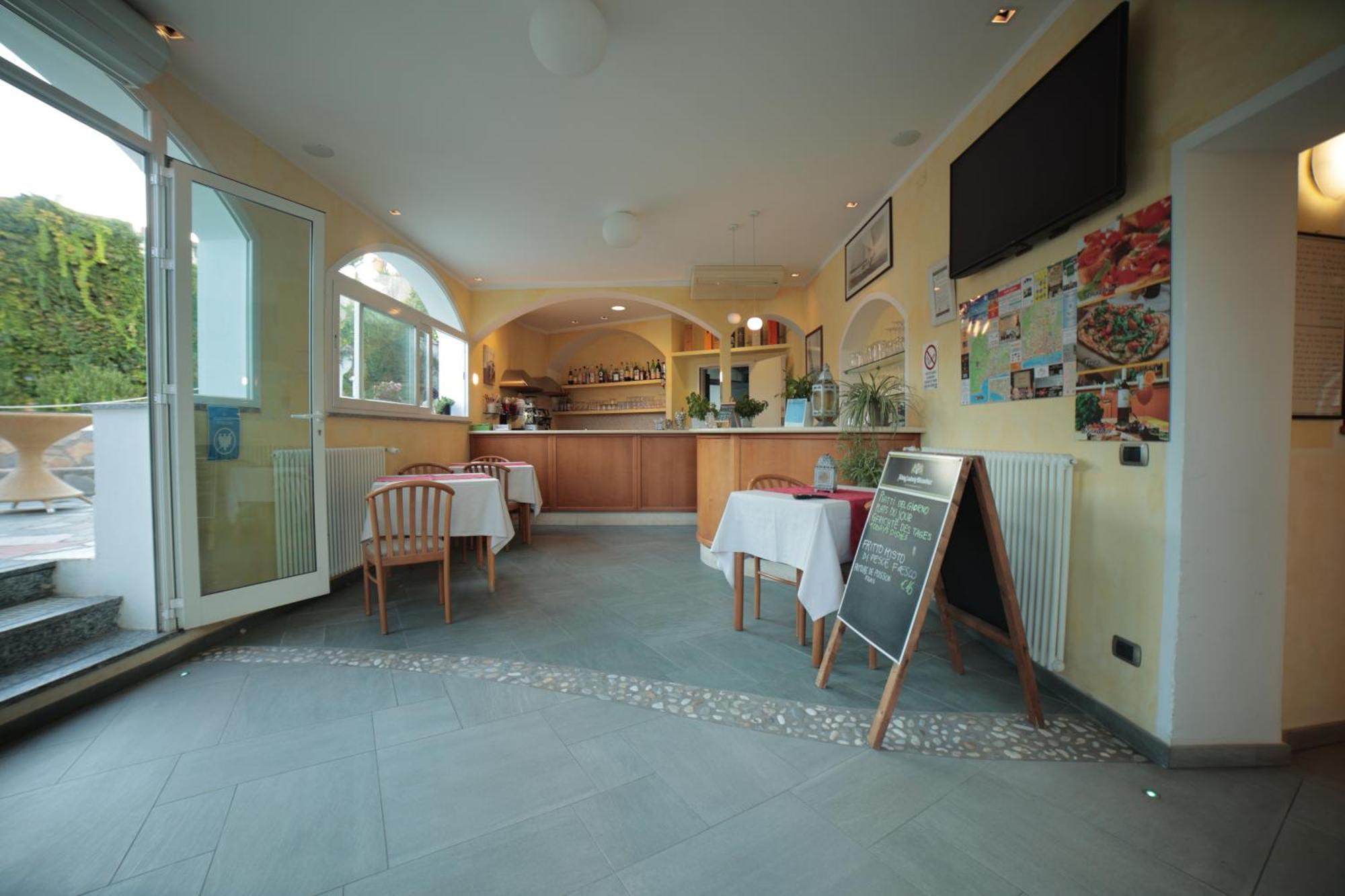 Hotel Bellavista San Bartolomeo Al Mare Zewnętrze zdjęcie